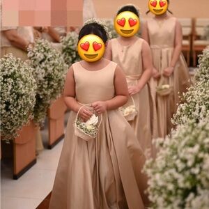 Azazie Pipsy Champange Size 8